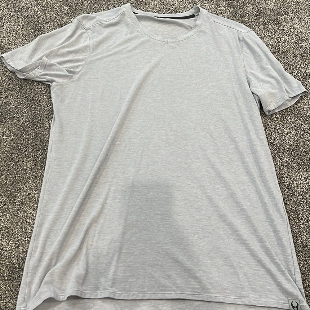 HYLETE v neck light gray color
